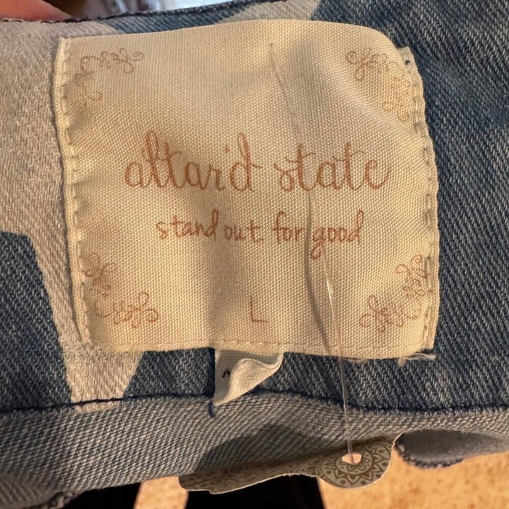 Altar'd State Women's Star Denim Jacket Blue Geometric Size L Casual - Picture 7 of 9
